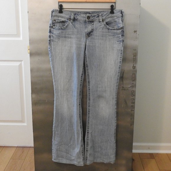 Silver Jeans Denim - Silver Aiko Light Wash Flare Jeans Women 32/35